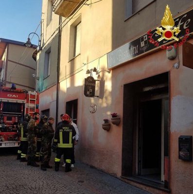 Fonni, il bar dato alle fiamme nella notte