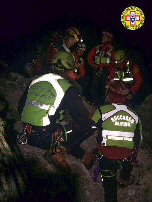 Motociclista infortunatosi su una strada sterrata messo in salvo dal Soccorso Alpino