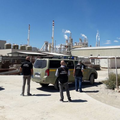 Il sopralluogo degli agenti del Corpo Forestale alla Fluorsid