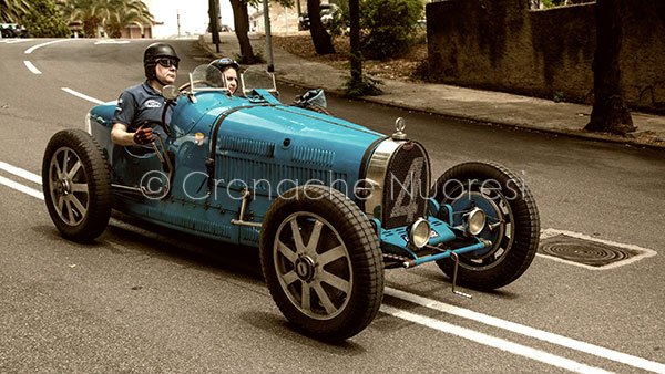A Nuoro sfrecciano le Bugatti, antiche signore d’alto rango