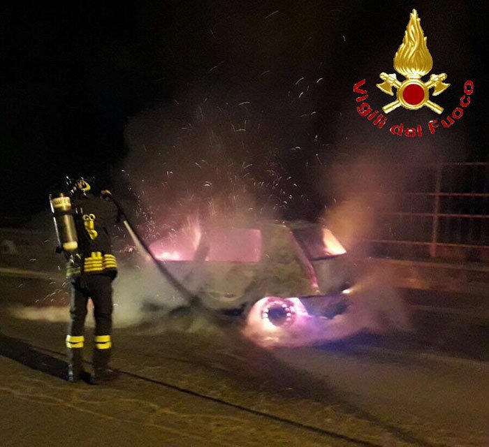 Attentato incendiario a Irgoli: nel mirino l’auto di una donna