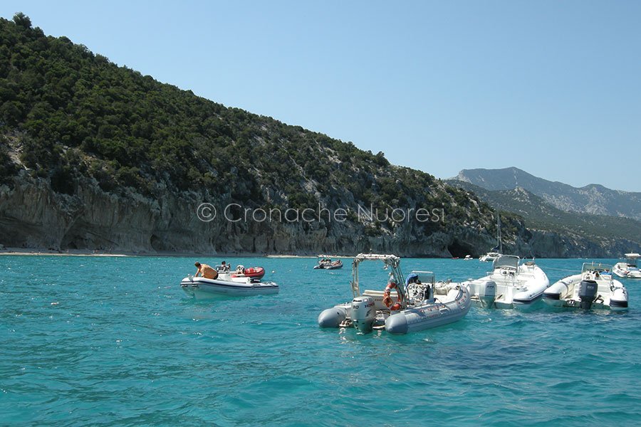 A Cala Luna potranno accedere 900 persone al giorno. Ma è pace reale tra i due comuni? Lo stabilirà un vertice in prefettura