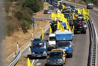 La protesta dei pastori e degli agricoltori avvenuta questa mattina