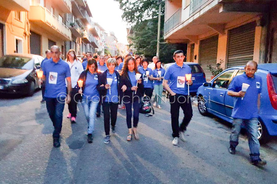 Omicidio a Fonni: sgomento e commozione alla fiaccolata per Salvatore