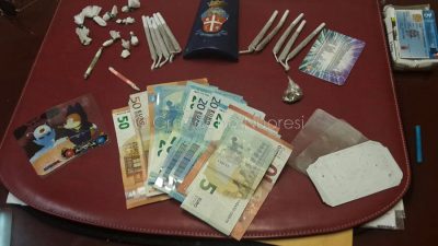 La droga e i contanti sequestrati