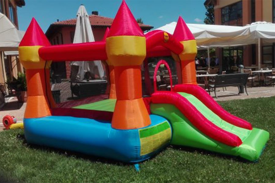 ExMè: tutti i giovedì attività ludico-sportive  e giochi gonfiabili per i bambini