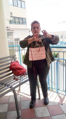 Carla Lai, un'infermiera di Ilbono incatenatasi all'ospedale di Lanusei