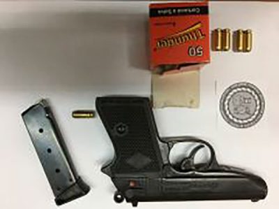 La pistola sequestrata dalla Polizia