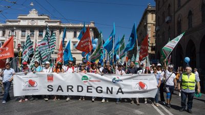Cagliari, manifestazione contro i tagli alla Sanità (foto Cronache Nuoresi)