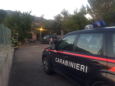 Carabinieri sul luogo dell'esplosione