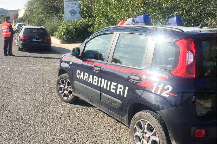 Tragedia lungo la strada per il mare a Badesi: centauro 19enne perde la vita contro un paletto