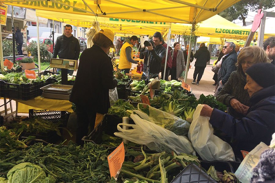 Coldiretti: le notti bianche di Tortolì si colorano di giallo grazie a Campagna Amica