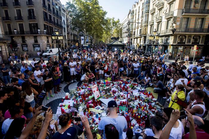 Attentato a Barcellona: 14 morti, tra cui due italiani e un’italo-argentina