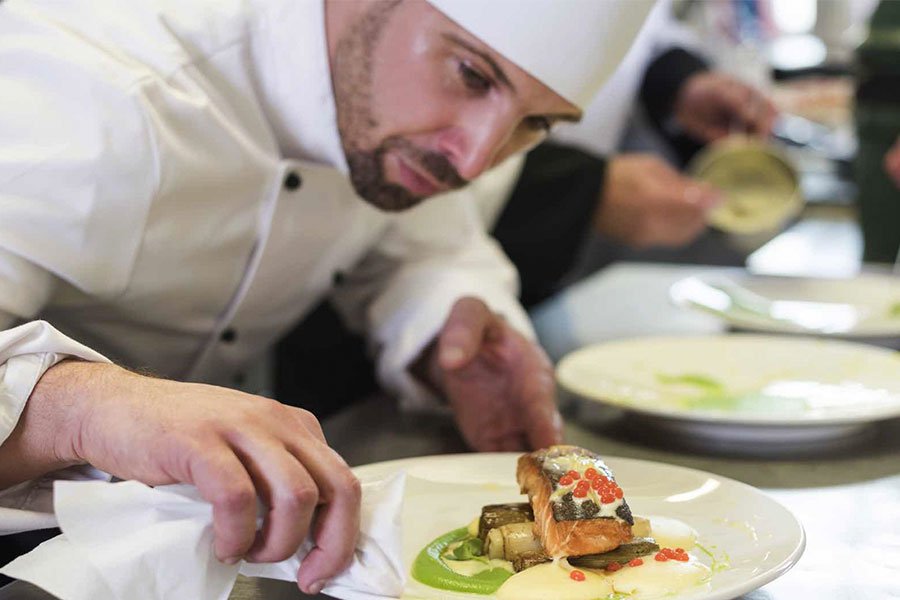 Orosei: un ristorante cerca un Commis di cucina