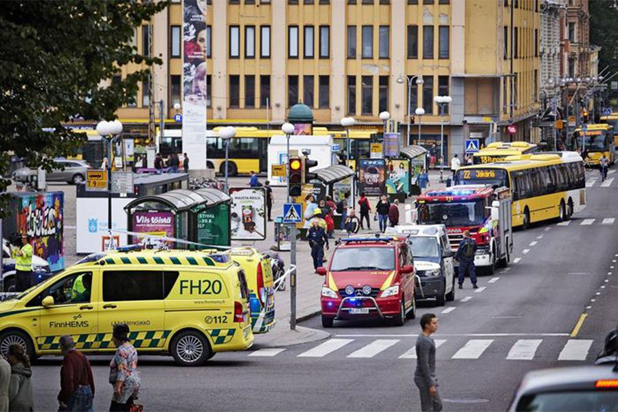 Attacco in Finlandia: 8 persone ferite e due morti.  Fermato l’attentatore