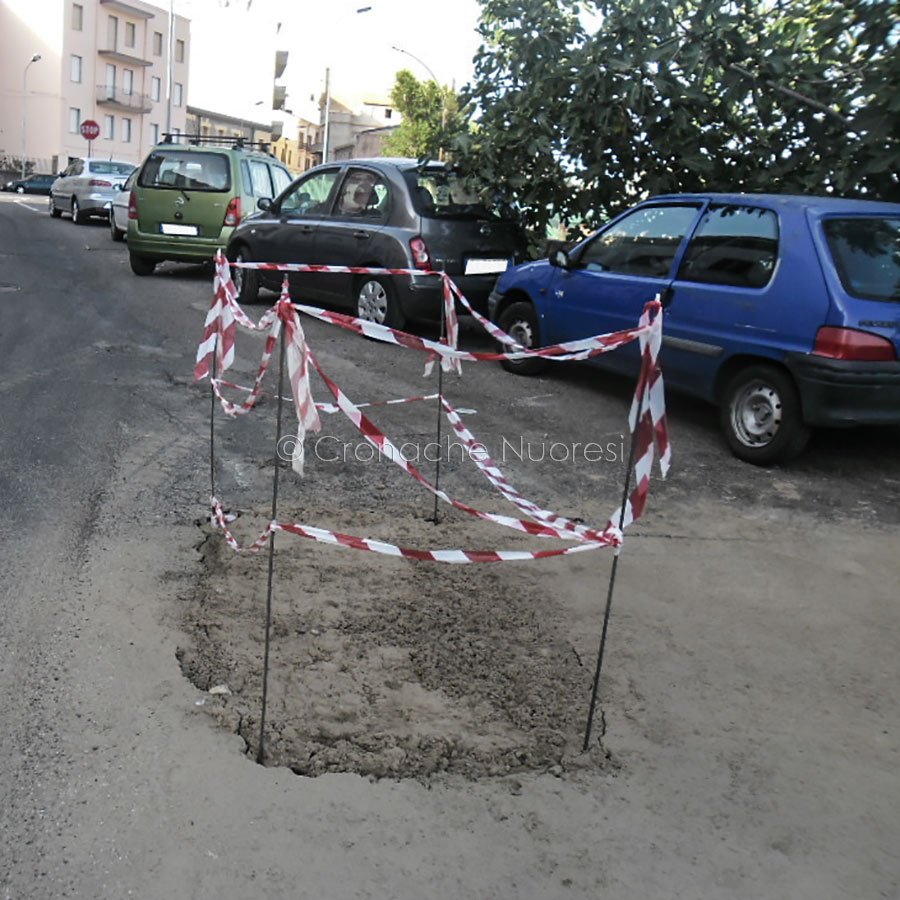 Nuoro. Problemi al traffico per lavori alla rete idrica in via Berbera