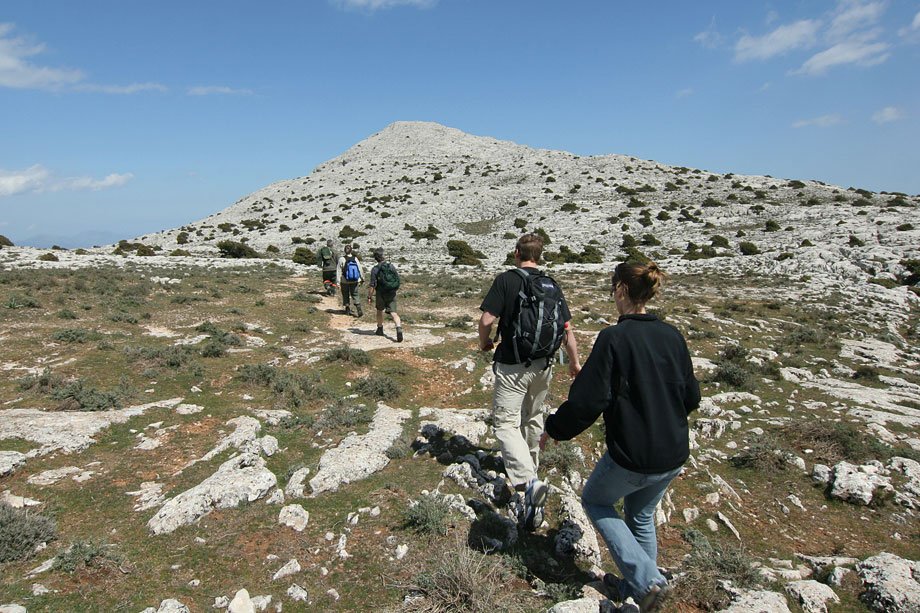 Baunei: disorientati e senza scorte d’acqua tre turisti recuperati dai Vigili del Fuoco