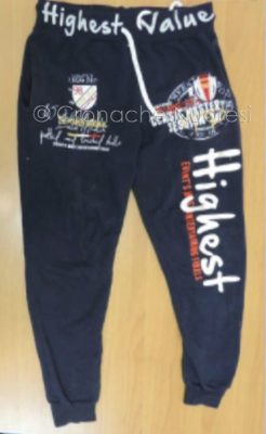 I pantaloni con le tracce di sangue