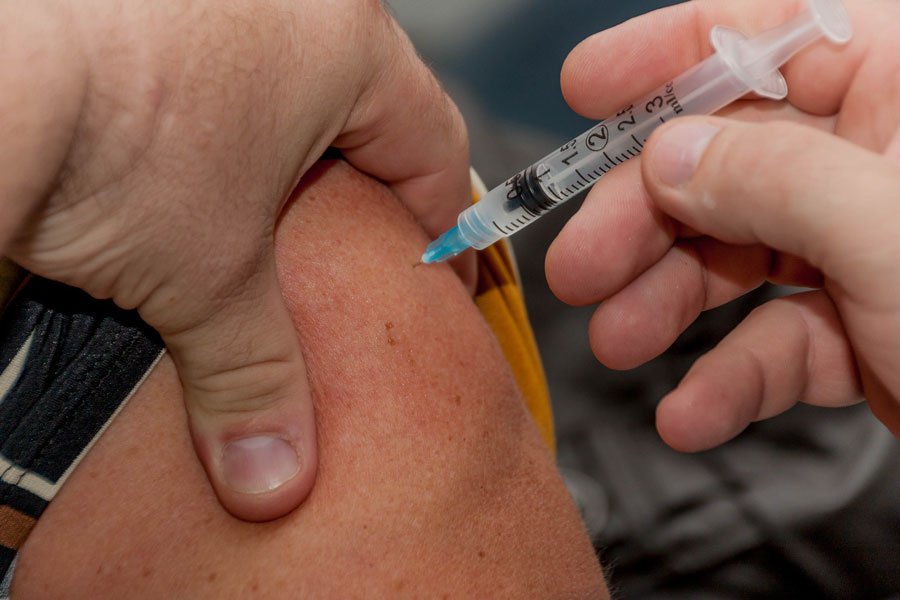Meningite: il Pd chiede la vaccinazione gratuita. Scorte in sofferenza
