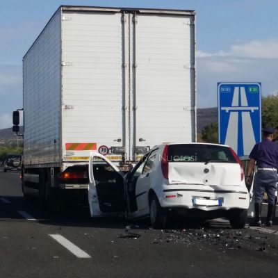 La scena dell'incidente sulla 131 (foto S.Novellu)