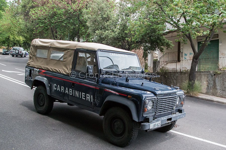 Minacciò donna con la pistola durante le Cortes apertas, arrestato