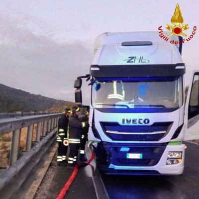 L'autoarticolato dopo l'incidente