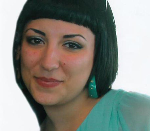 Suicida a 22 anni: indagati tre amici della giovane