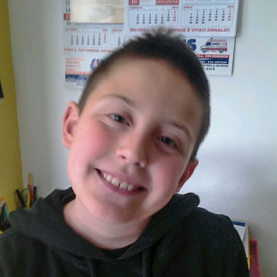 Tragedia di Ittiri. 14enne travolto e ucciso dal bus che lo portava a scuola: la Procura apre inchiesta