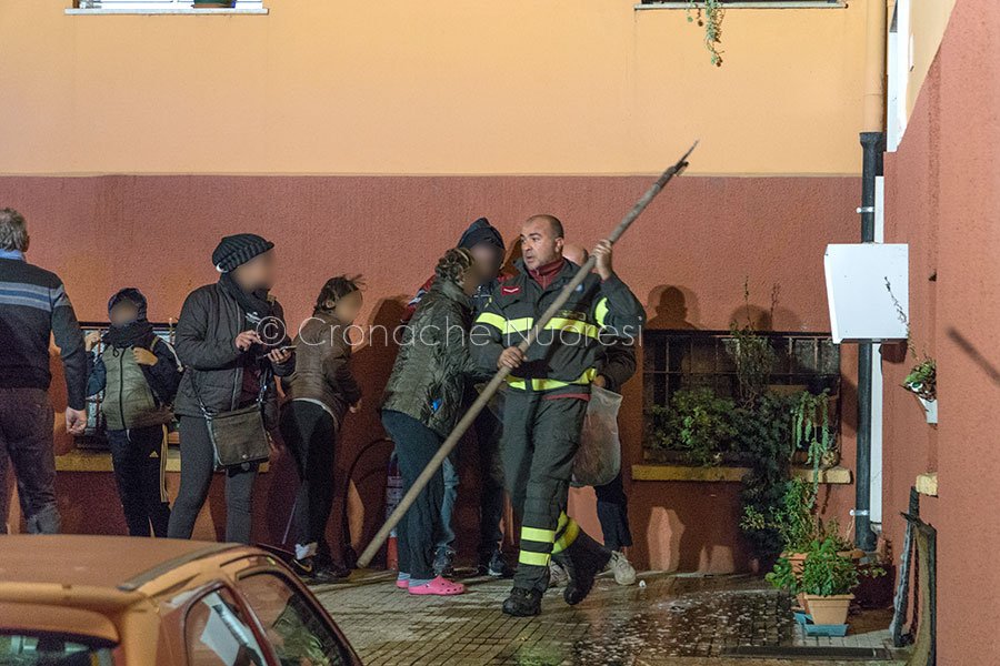 Appartamento a fuoco in via Piemonte: stanno bene nonna e nipotina