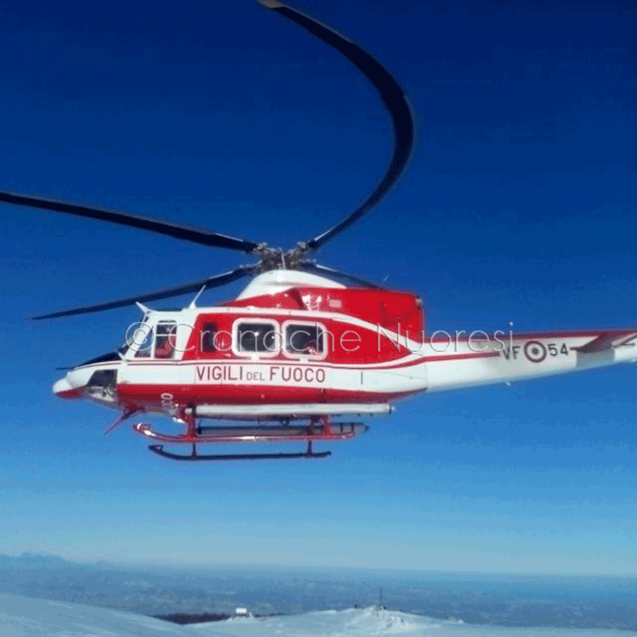 Soccorritori impegnati nelle ricerche di un 35enne disperso  da ieri nelle campagne di Baunei