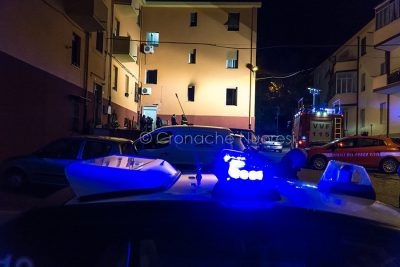 Il cortile dell'appartamento in cui si è sviluppato l'incendio (foto S.Novellu)