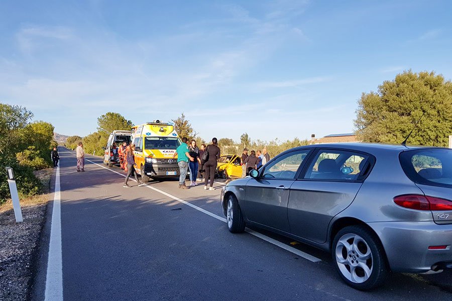 Incidente sulla Cala Liberotto- Orosei, due feriti nello schianto tra due auto