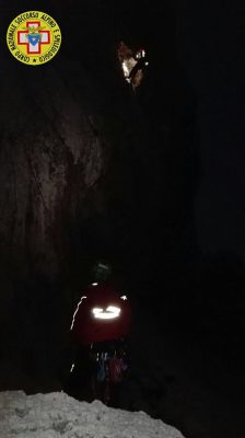 Il Soccorso Alpino impegnato nell'intervento nella falesia