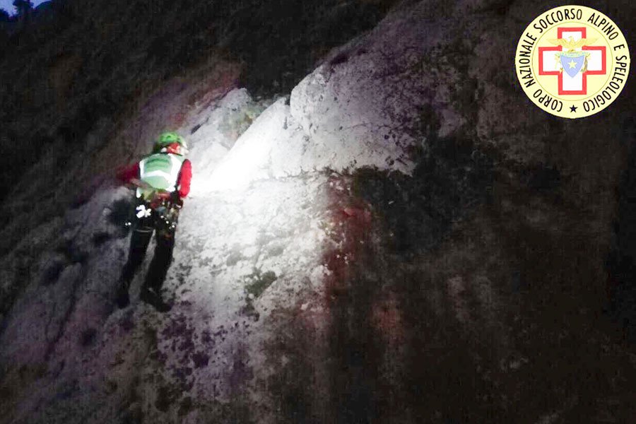 Arrampicatori francesi bloccati nella falesia a causa di una corda