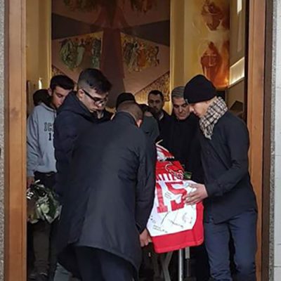 Un momento dei funerali dei fratelli Pintor