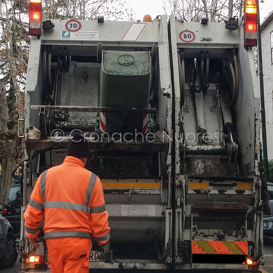 Nuoro. Incontro sui rifiuti tra l’assessore all’igiene urbana e i commercianti
