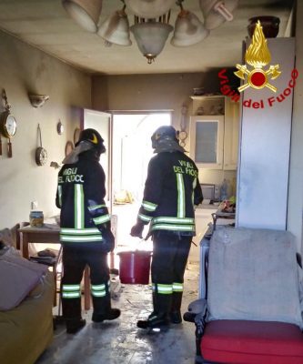 l'intervento dei VVFF in casa della donna