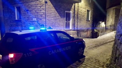 Carabinieri a Gavoi in vico Santo Rosa