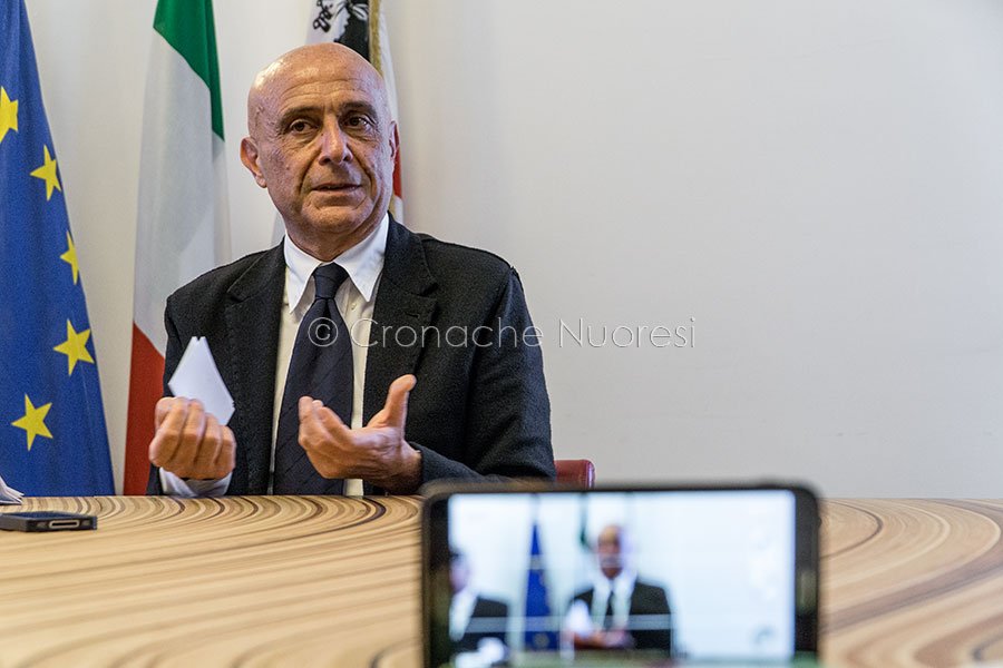 Minniti a Nuoro: “il CPR di Macomer si farà e non ospiterà più di 200 migranti”