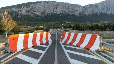 Il ponte di Oloè ancora chiuso al traffico (foto S.Novellu)