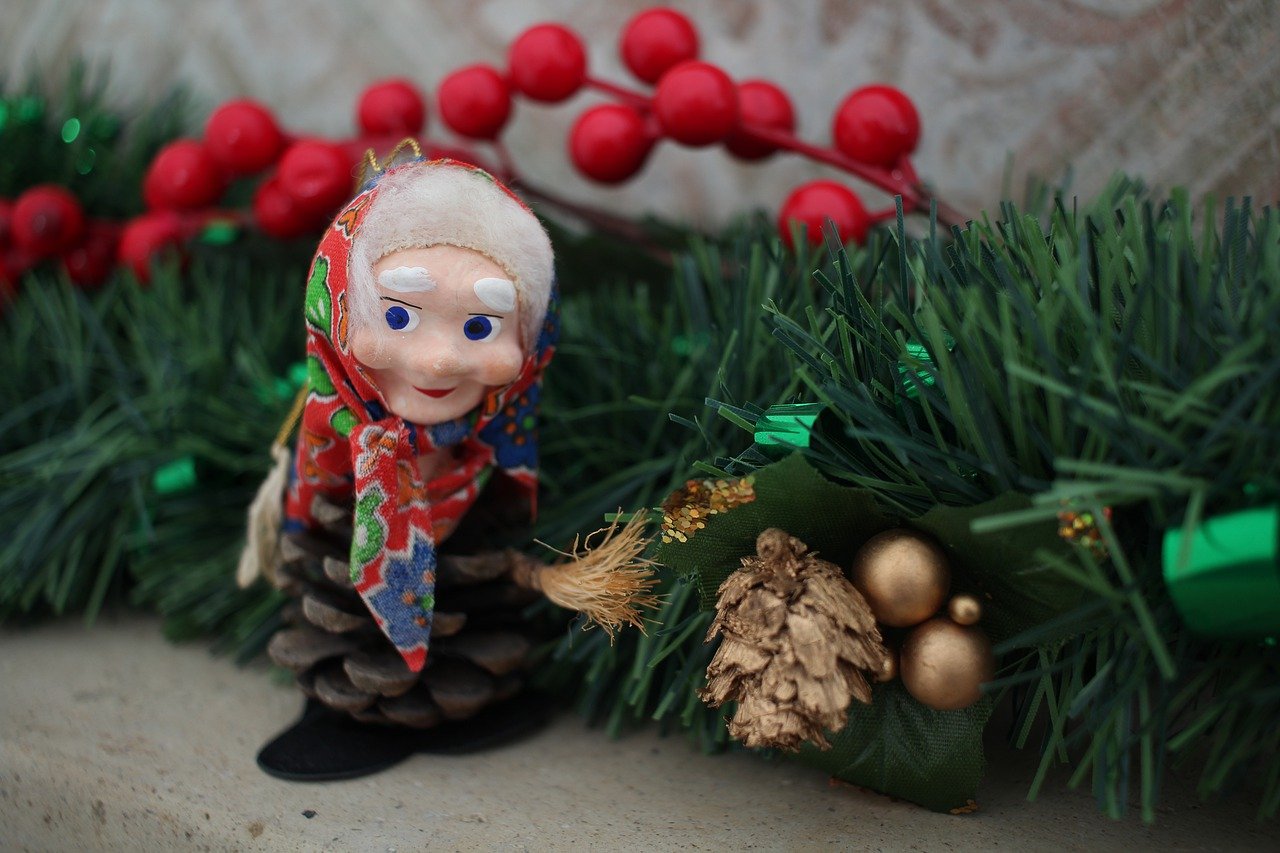 Befana in pediatria: doni e sorrisi per i bambini del San Francesco