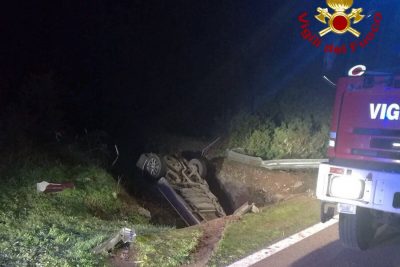 L'auto finita nel canale