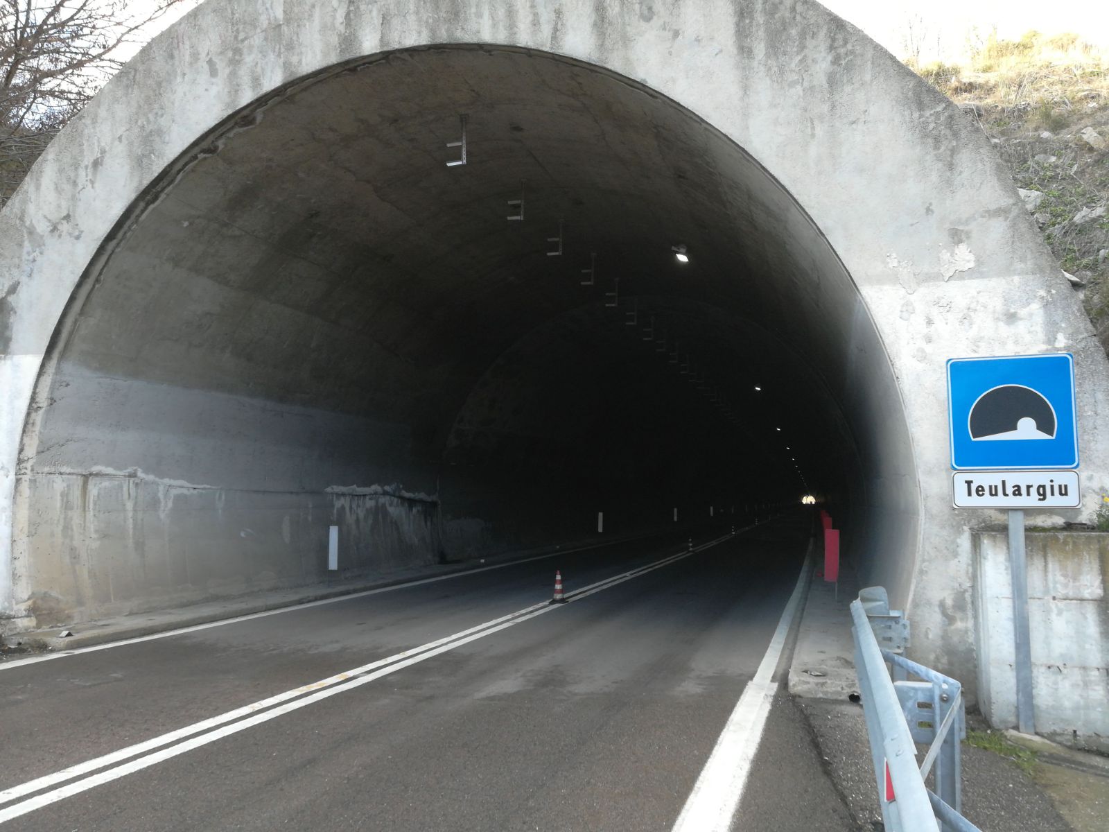Scontro frontale in galleria sulla statale 389 all’altezza di Mamoiada: due feriti gravi