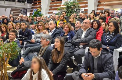 Alcuni dei candidati M5S tra il pubblico durante l'incontro con Di Maio (foto S.Littarru)