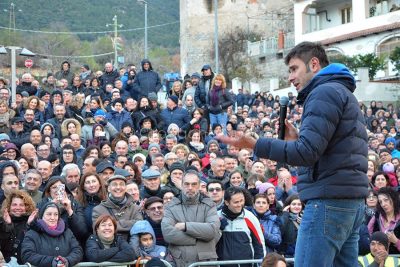 L'incontro con Alessando Di Battista a Oliena (foto Simone Littarru)