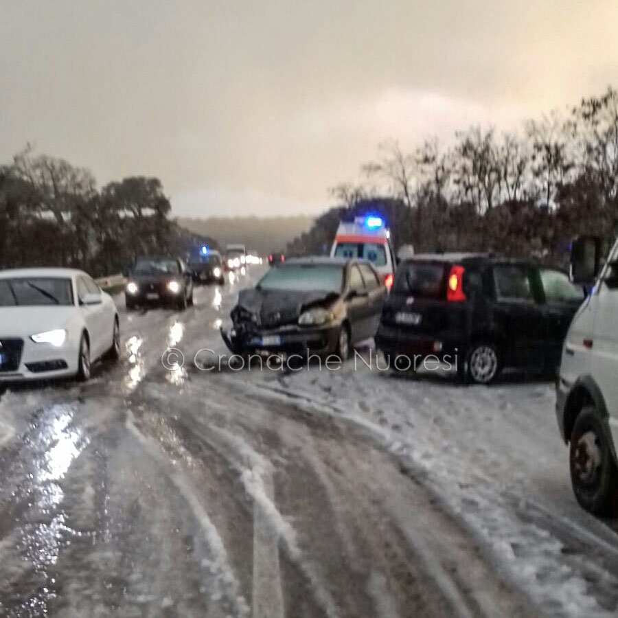 Nuoro. Forse una forte grandinata all’origine di due incidenti sulla Statale 389