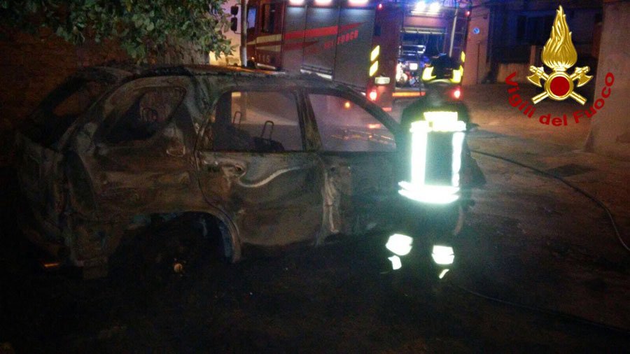 Mamoiada. Auto a fuoco nella notte: si indaga sulla natura dell’incendio