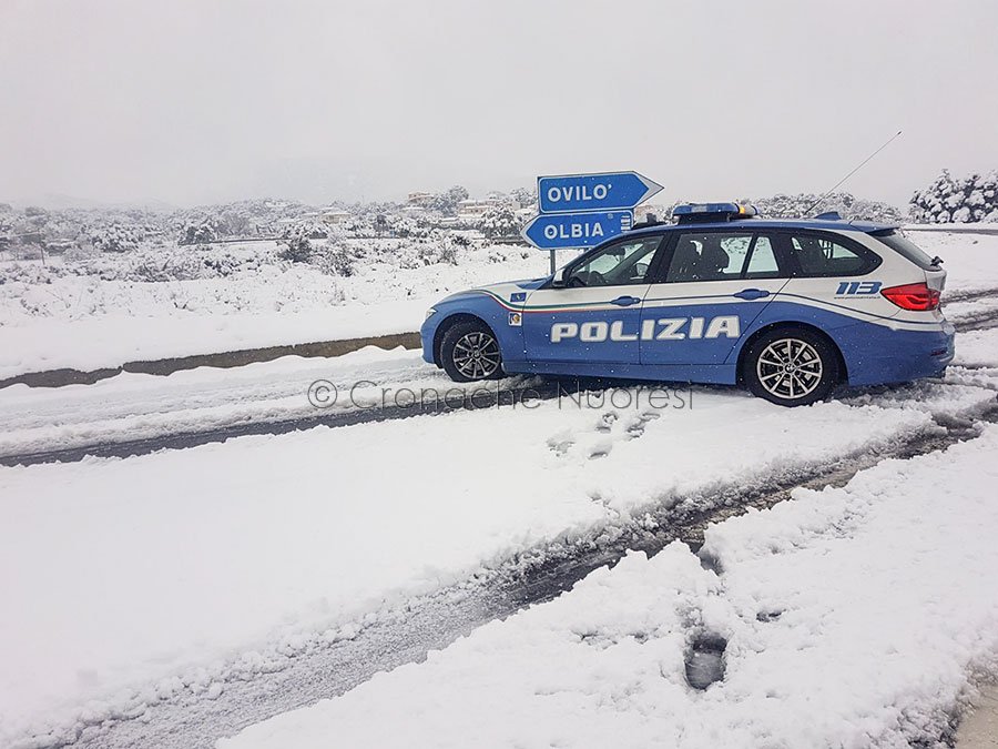 Emergenza neve. Difficoltà di circolazione sulle strade del Nuorese: 131 bloccata all’altezza di Macomer