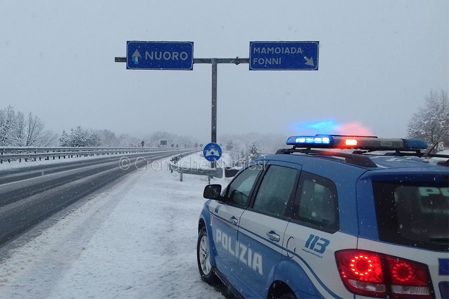 Freddo siberiano e neve nel Nuorese: strade, per ora, transitabili con  i pneumatici adatti