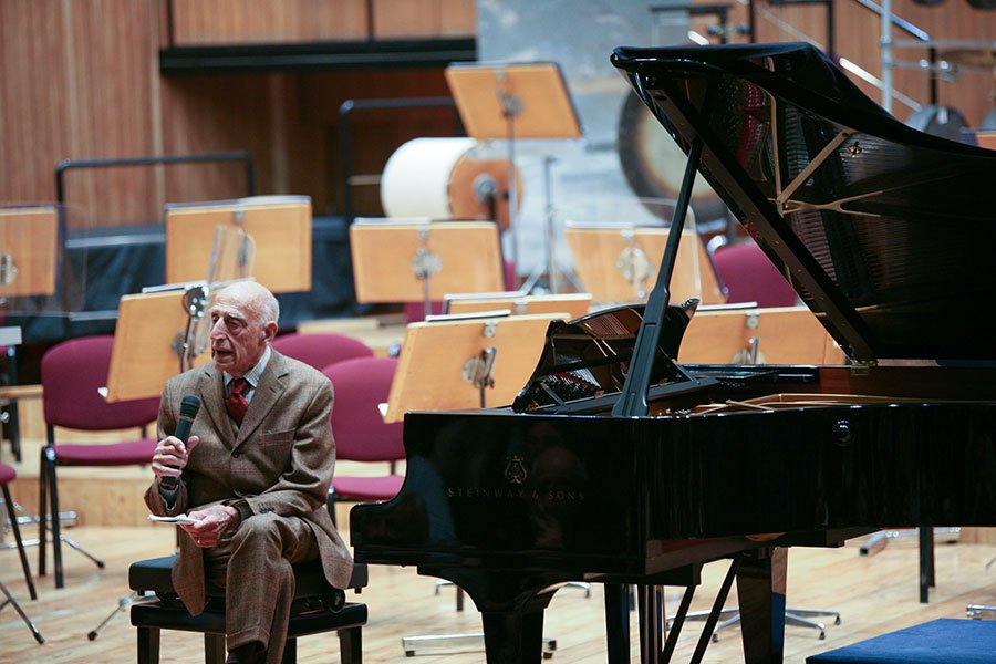 Addio a Gillo Dorfles: aveva 107 anni